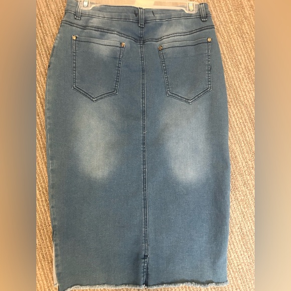 NWT Women Jean Skirt - Picture 3 of 4